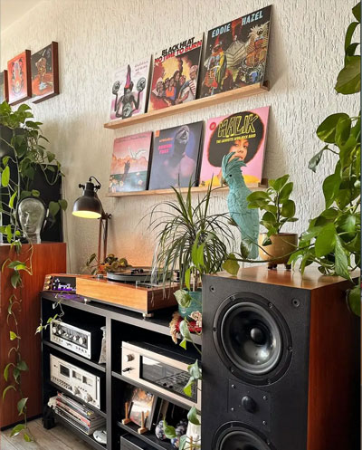 Elpee  wandplank, walnoot